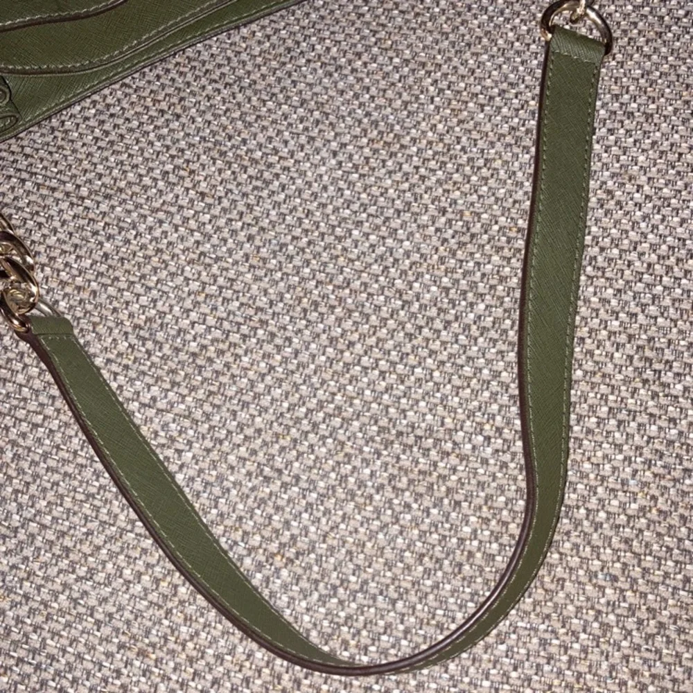 Green Michael Kors Purse - Picture 5 of 5